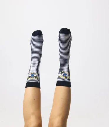 Svītrainas, melnbaltas zeķes ar aci, Acs