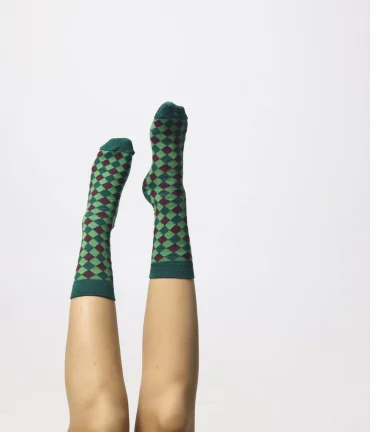 Zaļas zeķes ar rombiem, Rombi