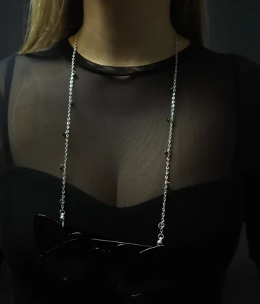 Briļļu ķēdīte ar kristāliņiem